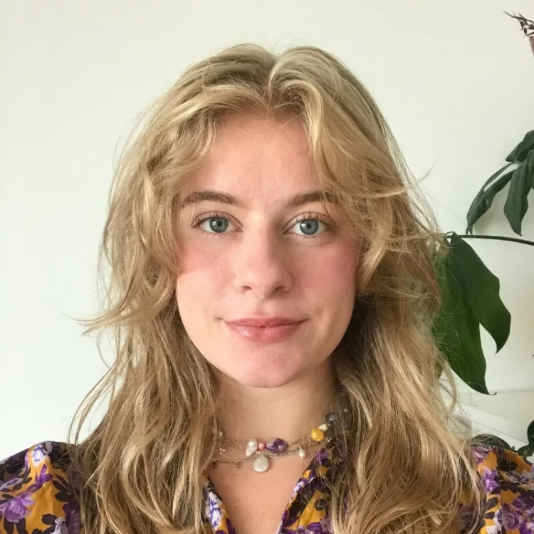 Asta Hougaard Juul - ejendom.com